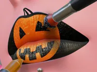 https://arcade-games.space/game/lip-art